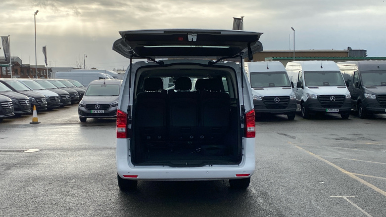 Mercedes-Benz Vito ELr Tourer L3 Electric Fwd 150kW 100kWh Premium 9-Seater Auto
